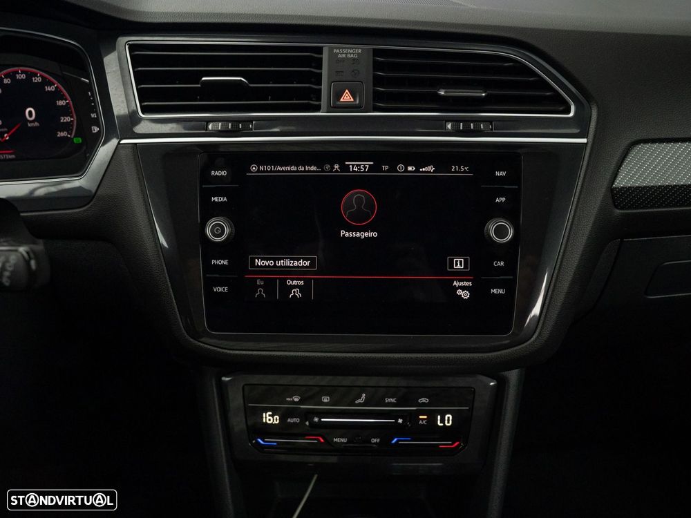VW Tiguan Allspace 2.0 TDI R-Line DSG - 38