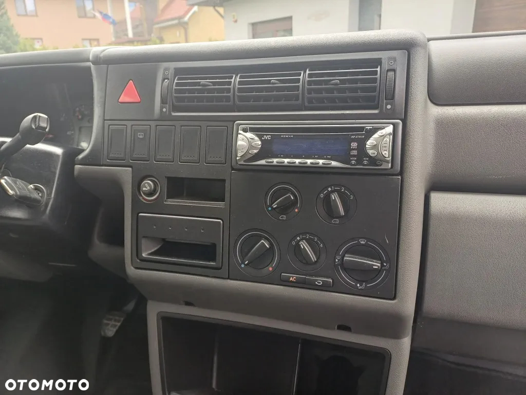 Volkswagen Transporter - 8