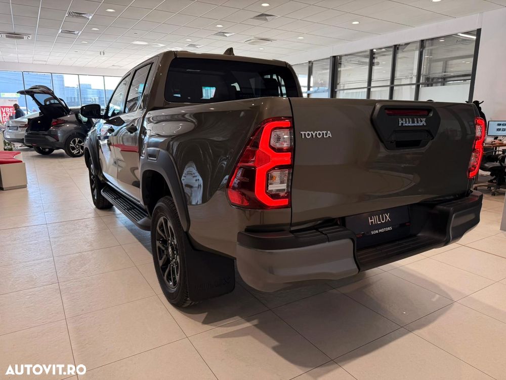 Toyota Hilux 2.8D 204CP 4x4 Double Cab AT Invincible - 5
