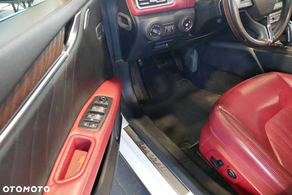 Maserati Ghibli S - 22