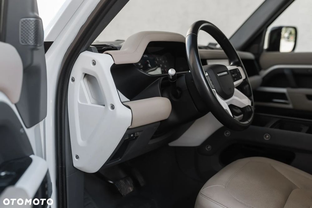 Land Rover Defender 2.0 P300 S - 27