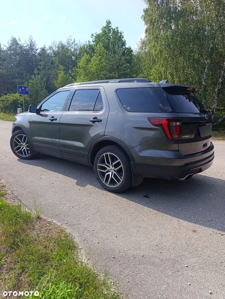 Ford Explorer - 3