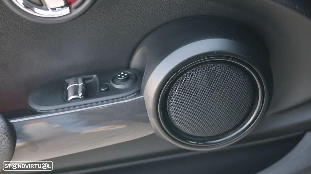 MINI 3 Portas One - 17