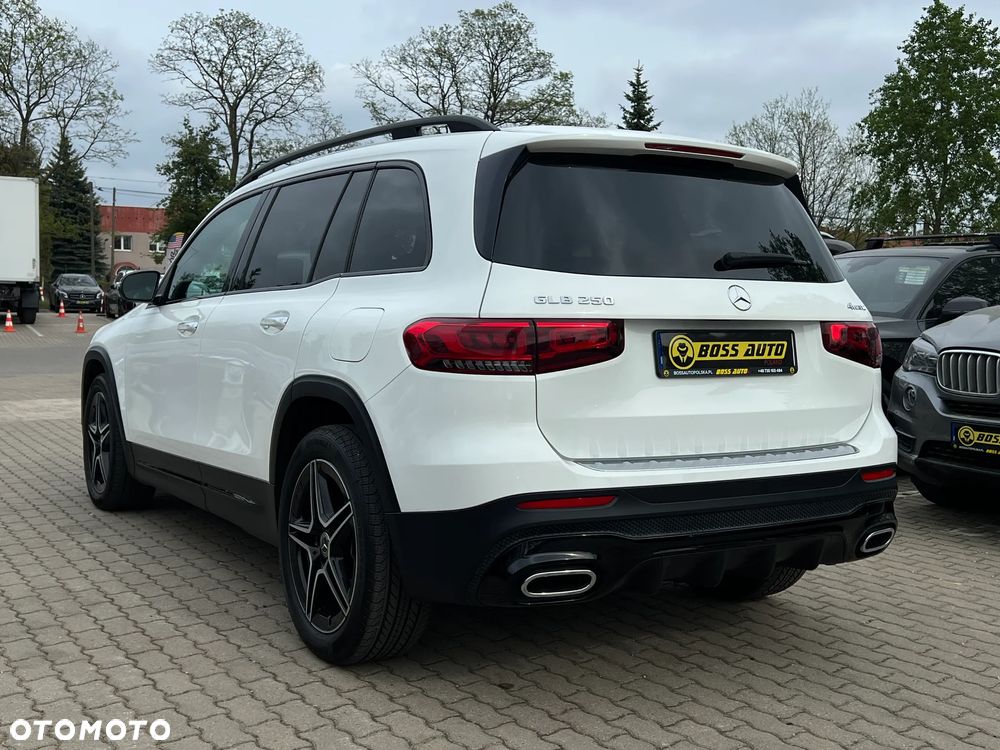 Mercedes-Benz GLB - 7