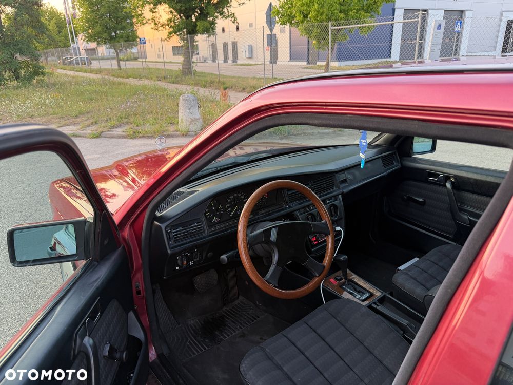 Mercedes-Benz W201 (190) - 10