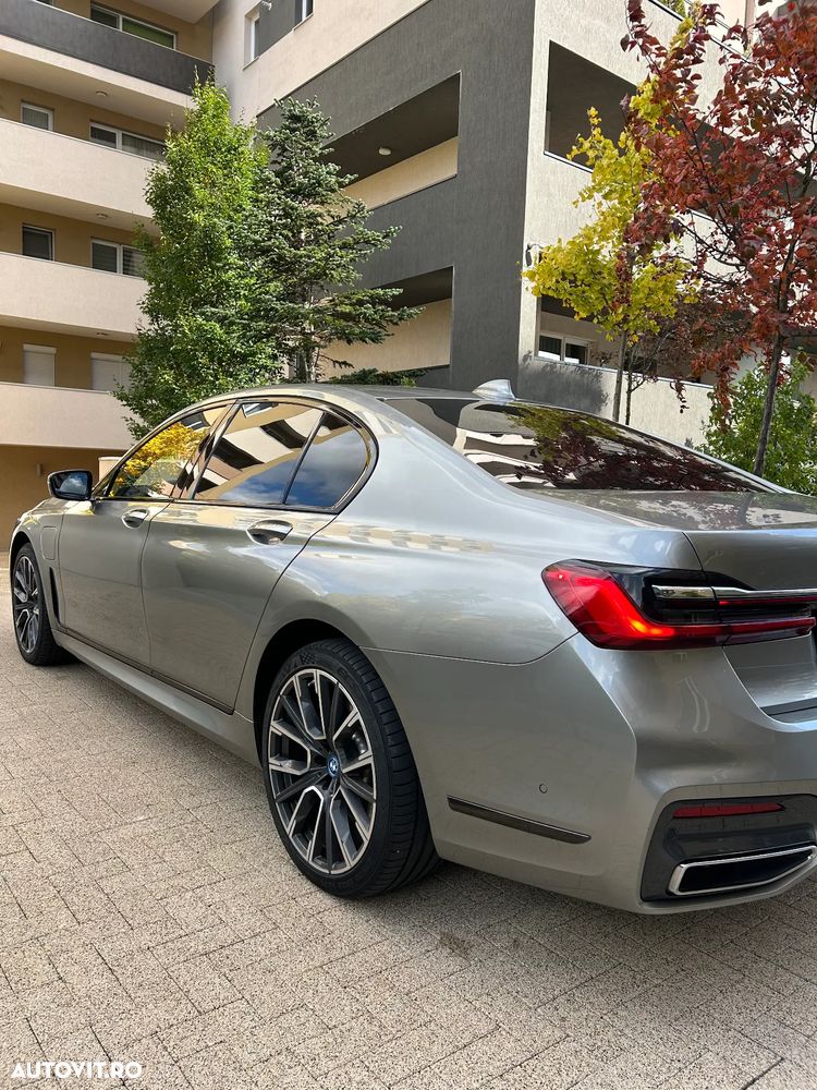 BMW Seria 7 745e - 19