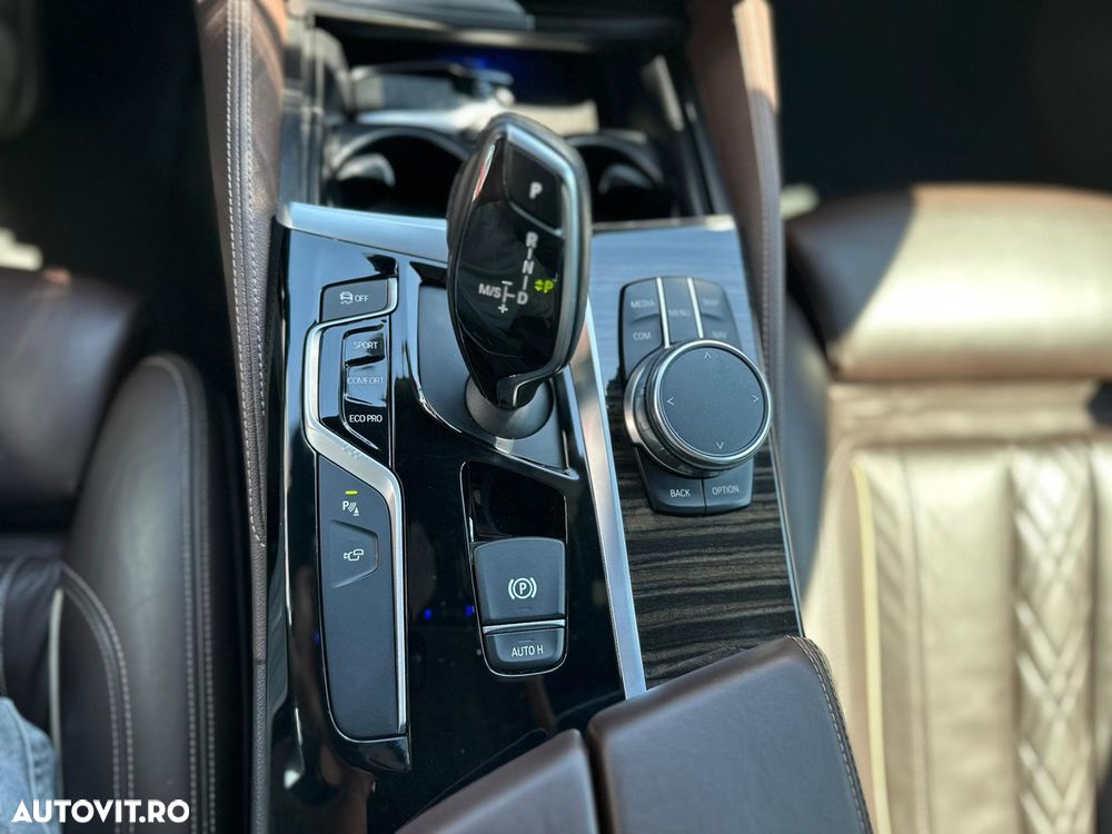 BMW Seria 5 530d AT - 29