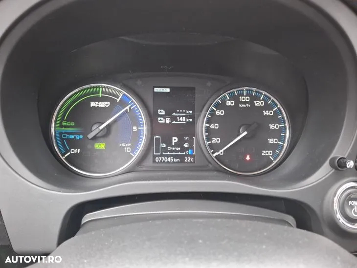 Mitsubishi Outlander 2.4 4WD Plug-In Hybrid - 11