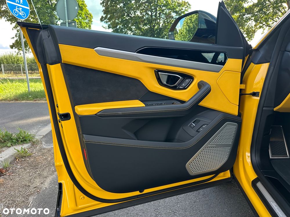 Lamborghini Urus - 30