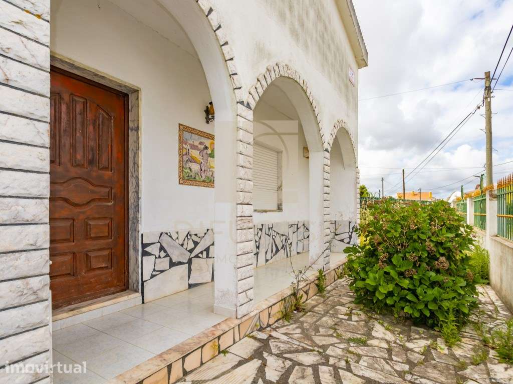 R297 Moradia T5 para remodelar_INVESTIDORES _lote 464m2 - Grande imagem: 2/32