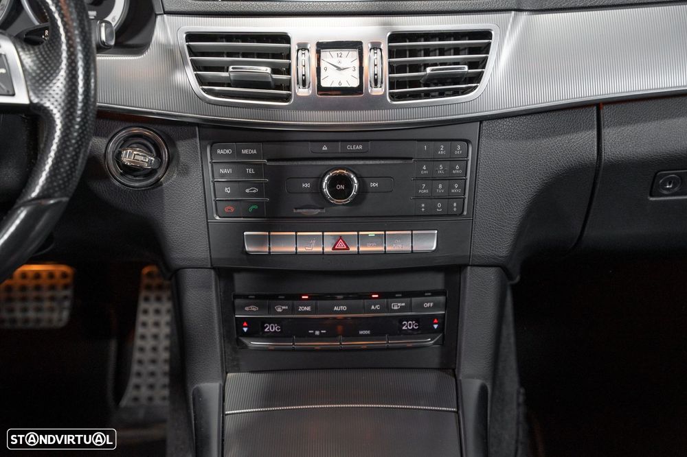 Mercedes-Benz E 250 BlueTEC Avantgarde Auto. - 16