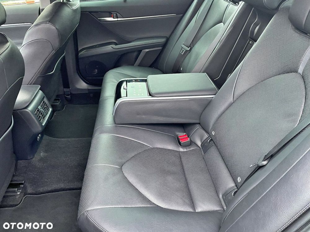 Toyota Camry 2.5 Hybrid Executive CVT - 14