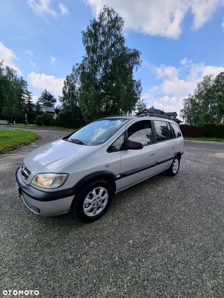 Opel Zafira 1.8 Njoy - 10