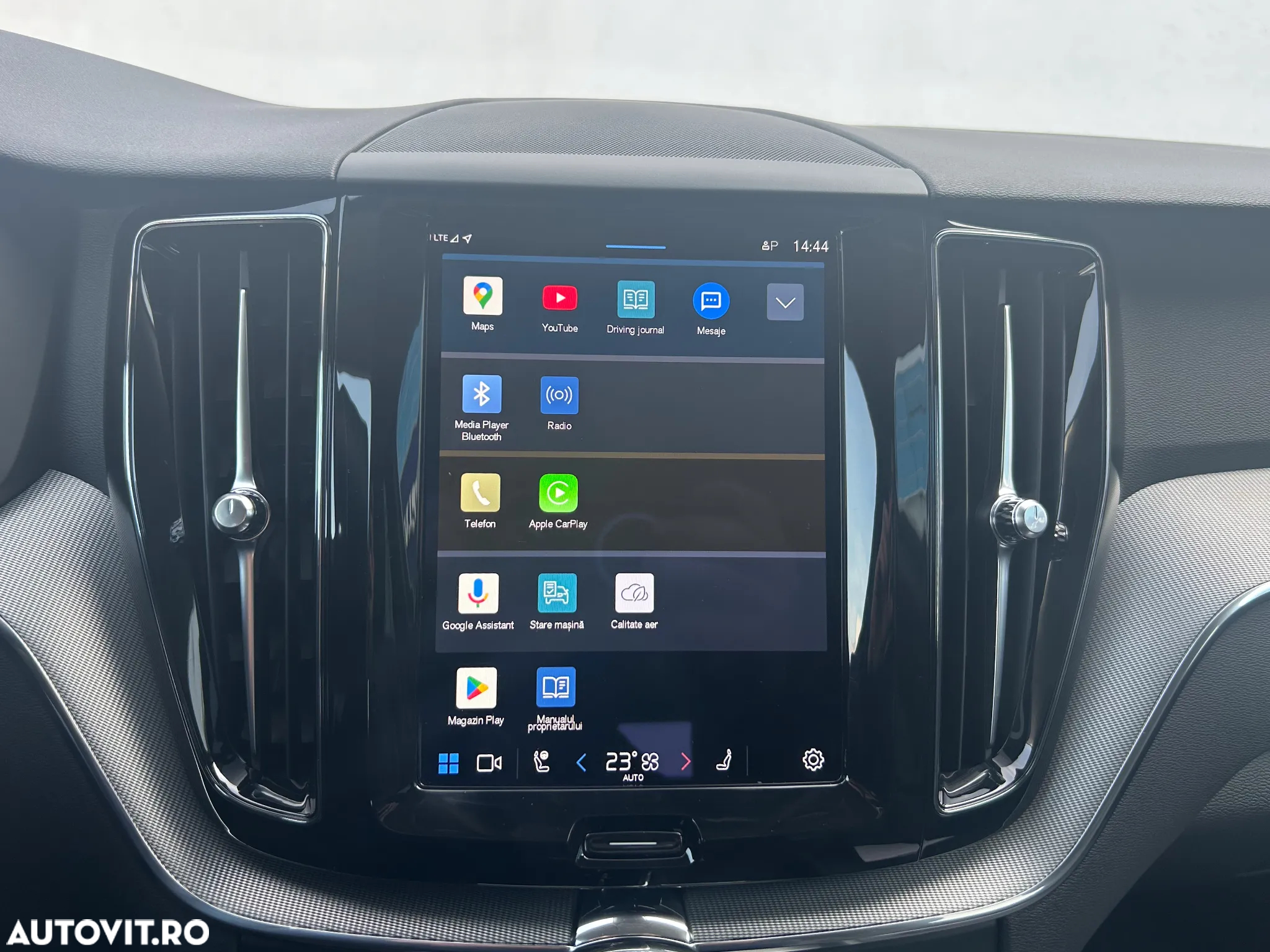 Volvo XC 60 B4 MHEV AT FWD Core - 24