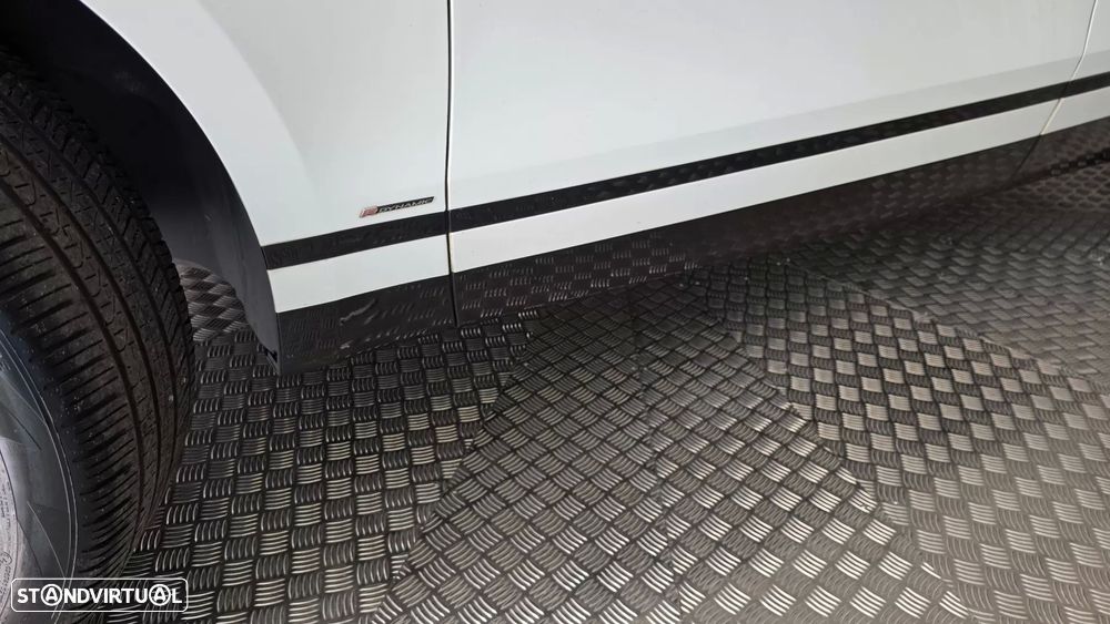 Land Rover Range Rover Velar 2.0 D R-Dynamic S - 36