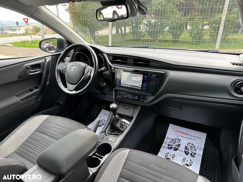 Toyota Auris 1.6 D-4D Touring Sports Design Edition - 9