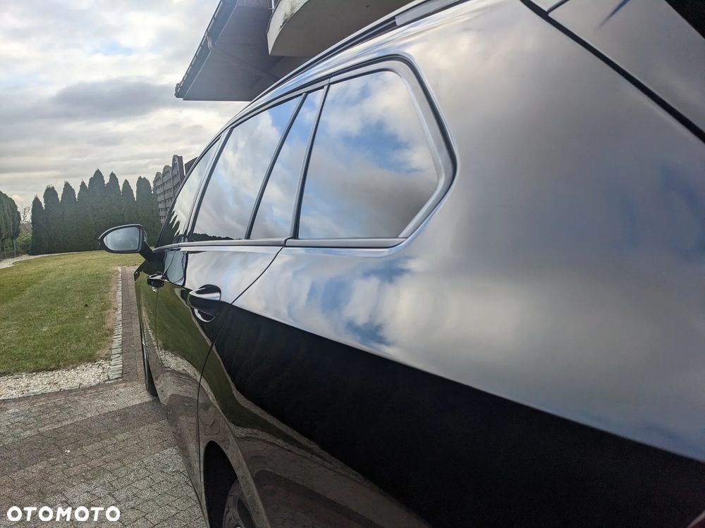 Volkswagen Golf Variant - 11