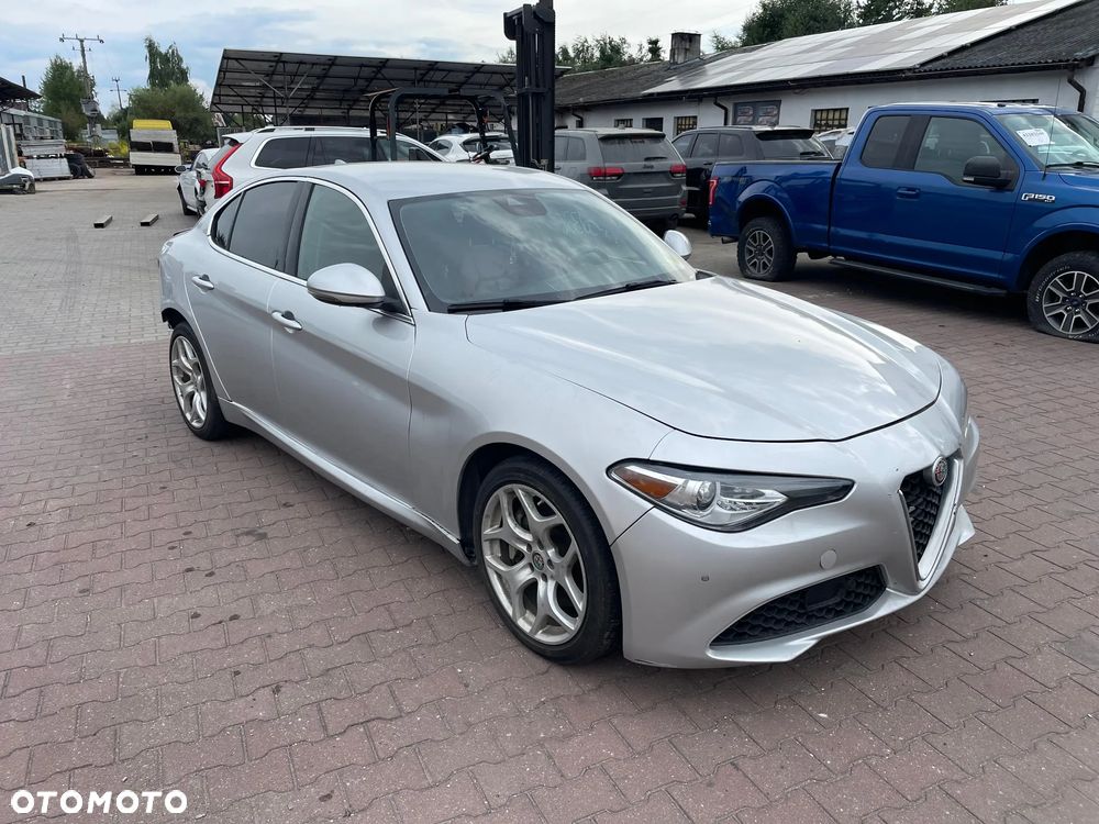 Alfa Romeo Giulia 2.0 Turbo 16V AT8-Q4 Ti - 1