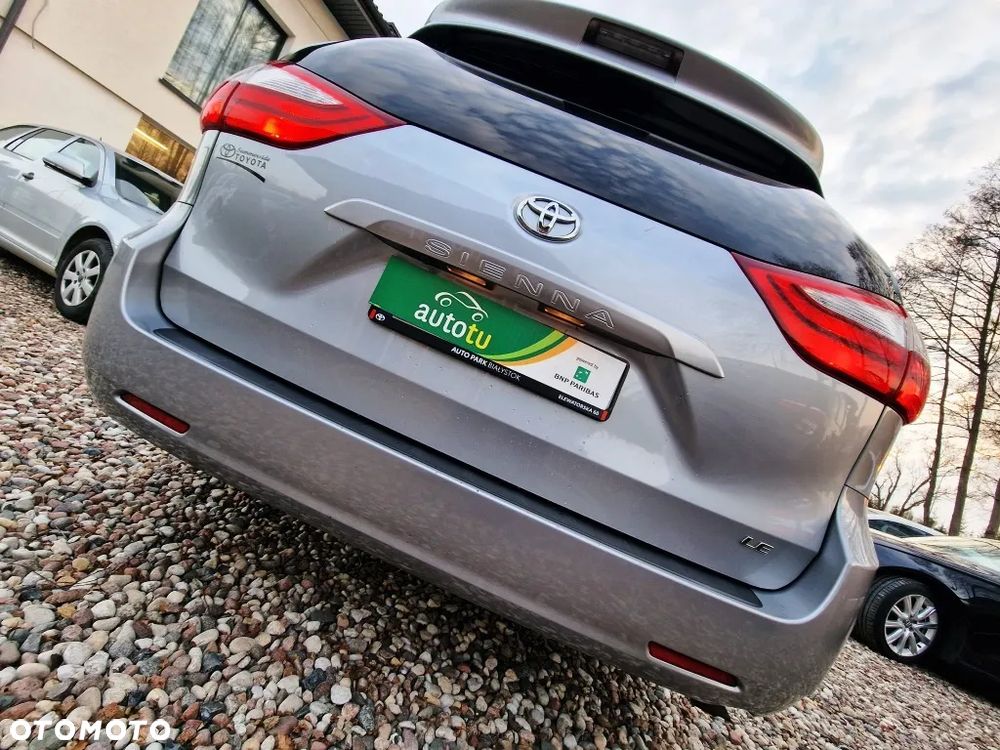 Toyota Sienna - 25
