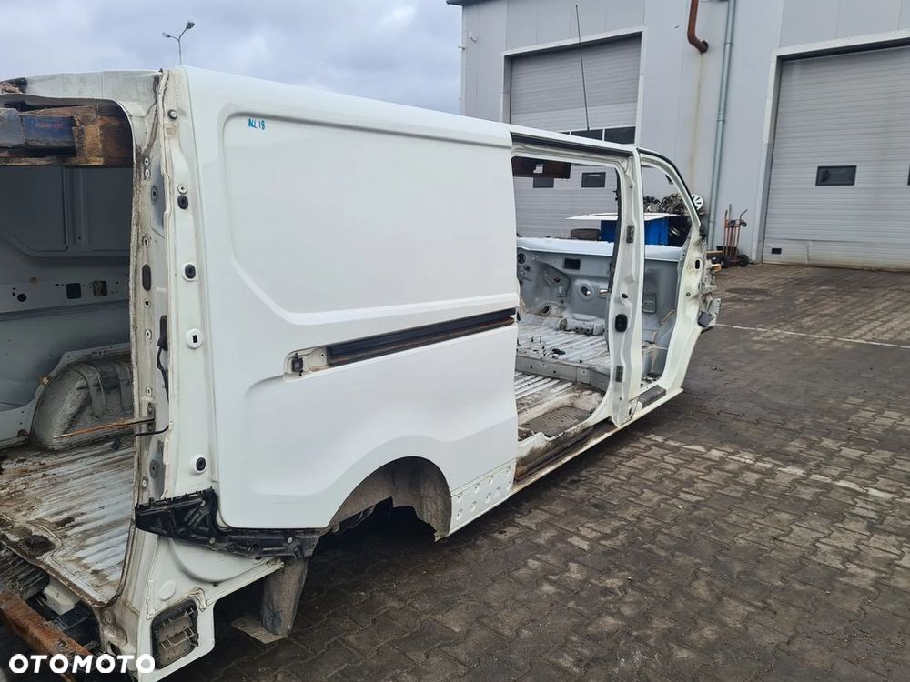 BOK PRAWY BŁOTNIK POSZYCIE RENAULT TRAFIC III LONG Vivaro B 2014- - 3