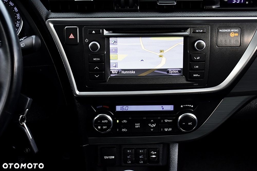 Toyota Auris 1.6 Executive - 25