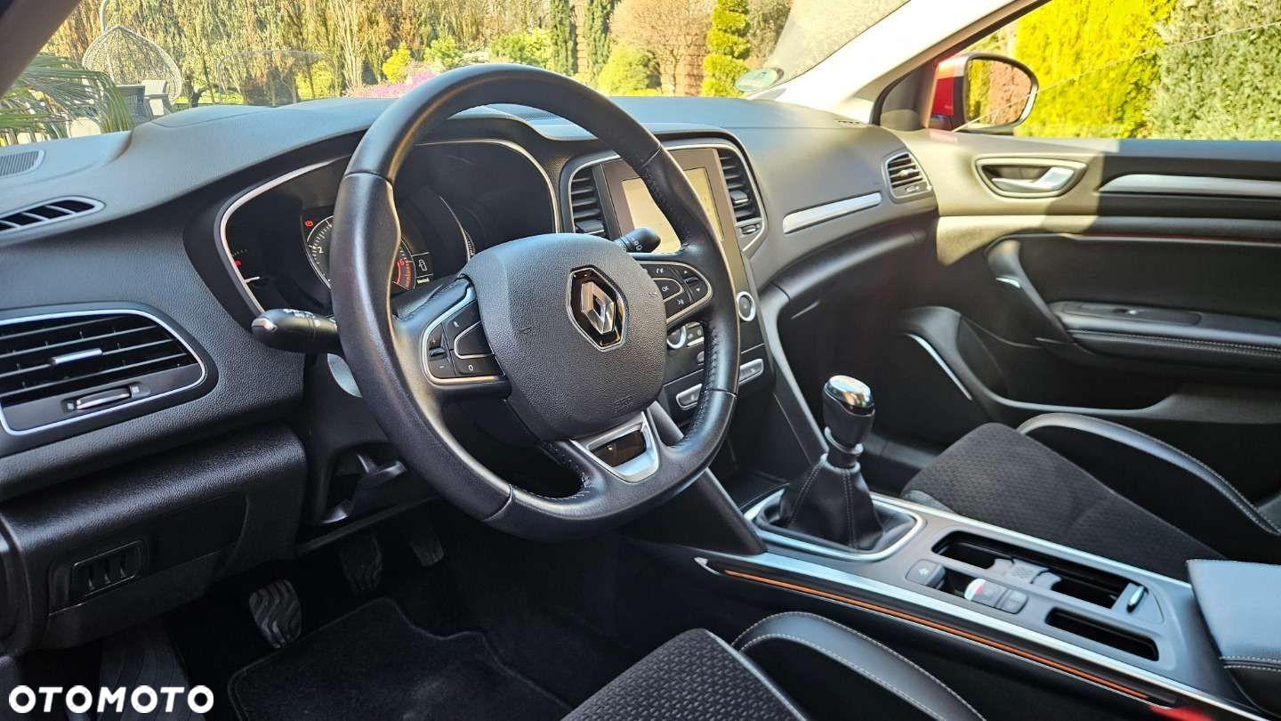 Renault Megane Grandtour ENERGY TCe 130 BOSE EDITION - 17