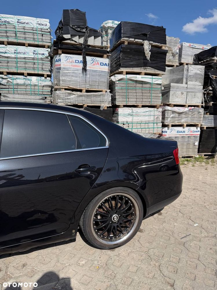 Volkswagen Jetta 2.0 FSI Comfortline - 25