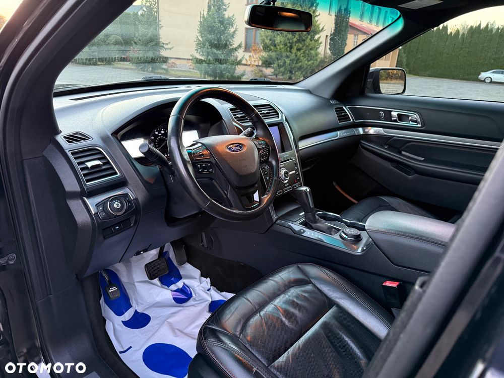 Ford Explorer - 22