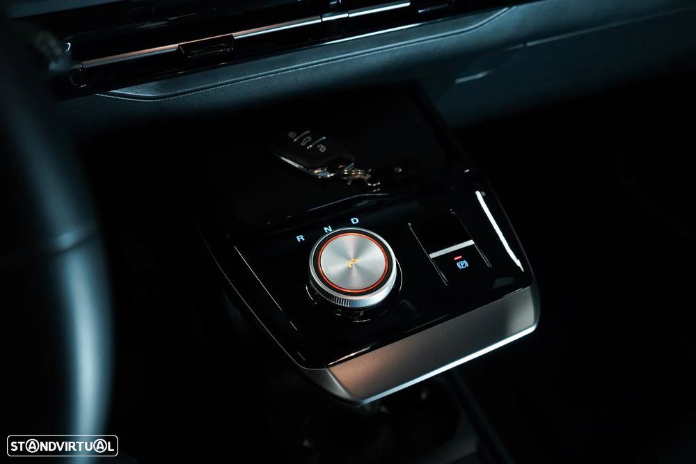MG MG4 64 kWh Luxury - 28