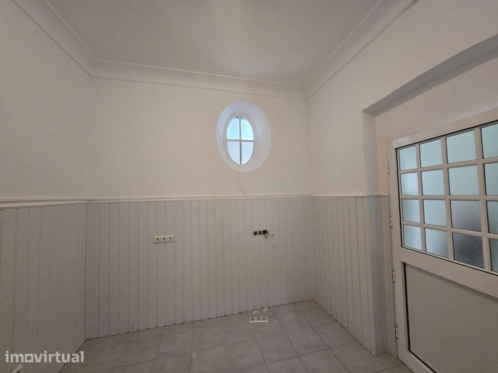 Espaço comercial para arrendamento em Redondo - Grande imagem: 2/4