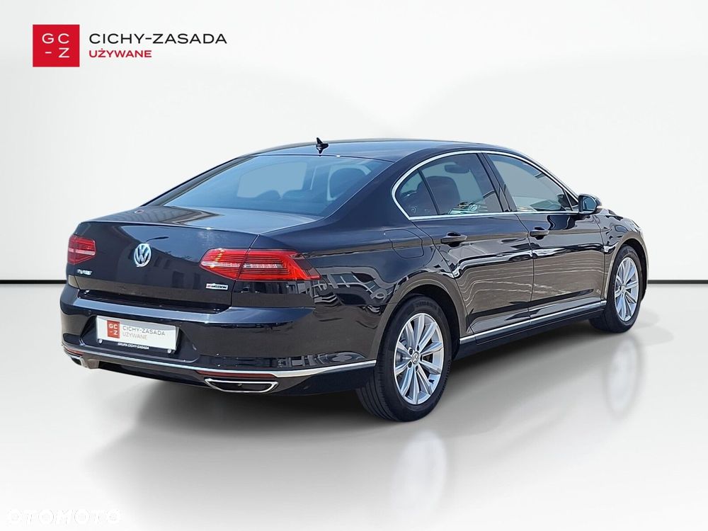 Volkswagen Passat 2.0 TSI 4Mot Highline DSG - 5