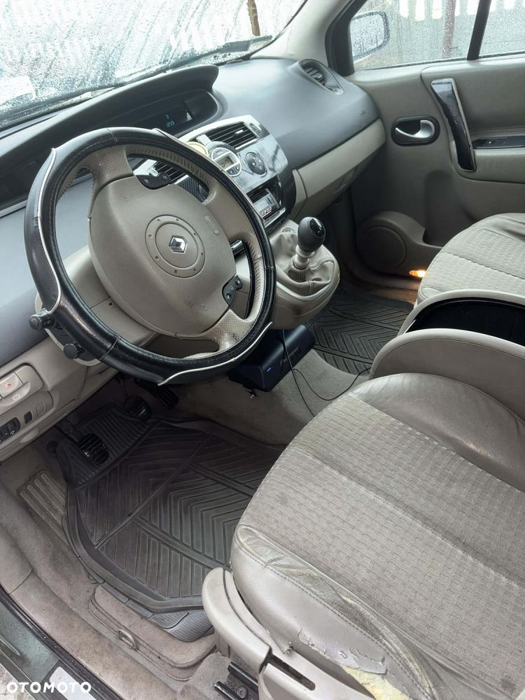 Renault Scenic 1.9 dCi Confort Authentique - 10