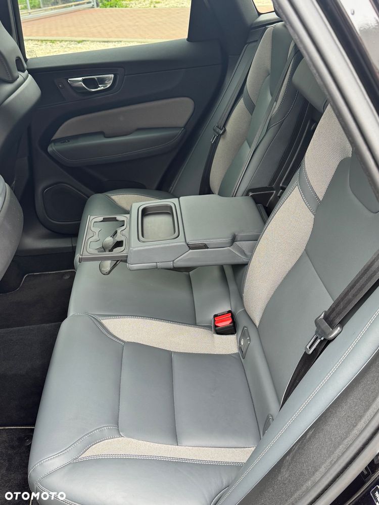 Volvo XC 60 T5 Geartronic RDesign - 16