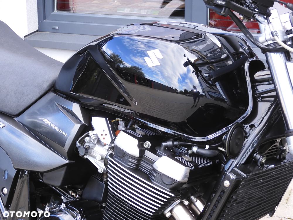 Suzuki GSX - 8