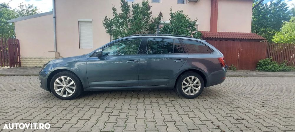 Skoda Octavia 1.6 TDI DSG Ambition - 9