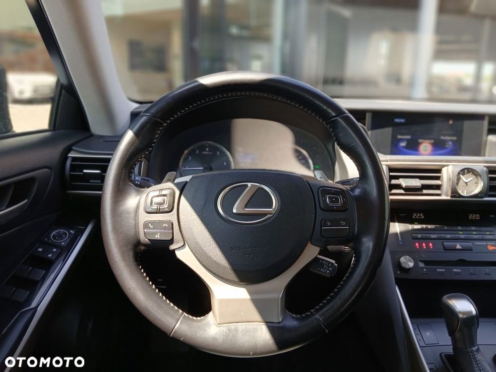 Lexus IS 200t Elegance - 14