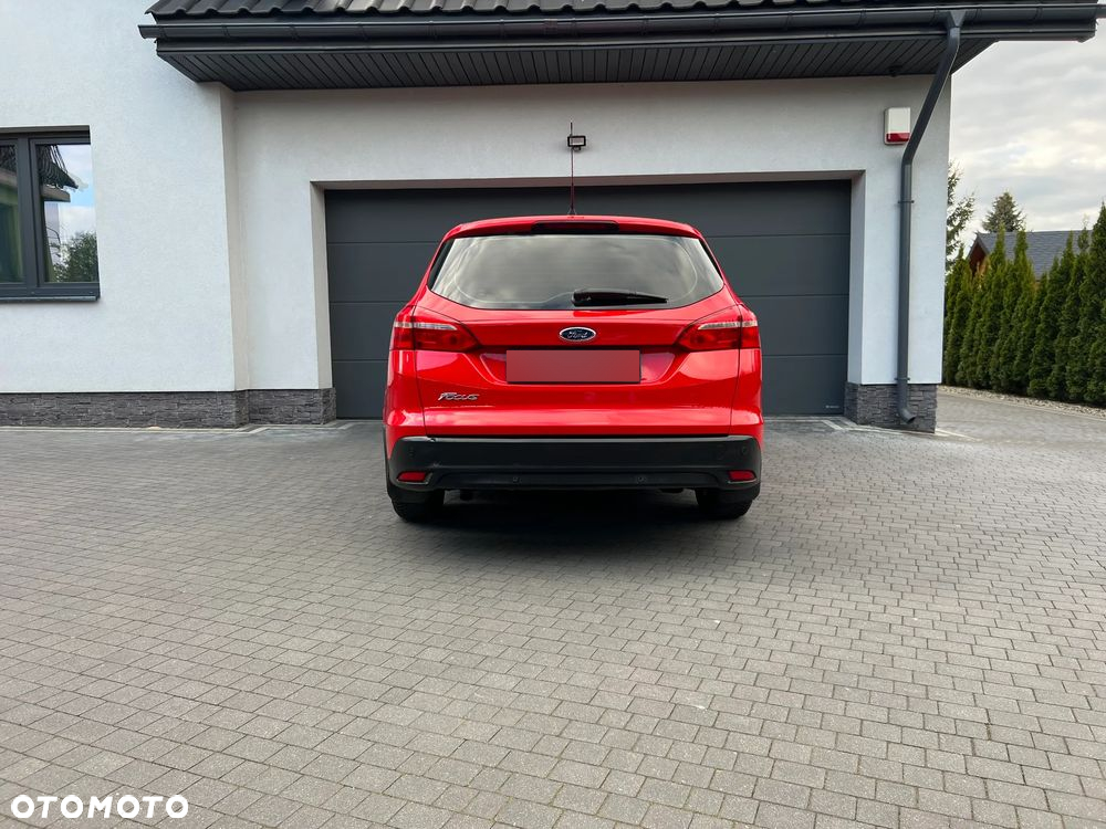 Ford Focus 1.5 TDCi Red Edition - 10