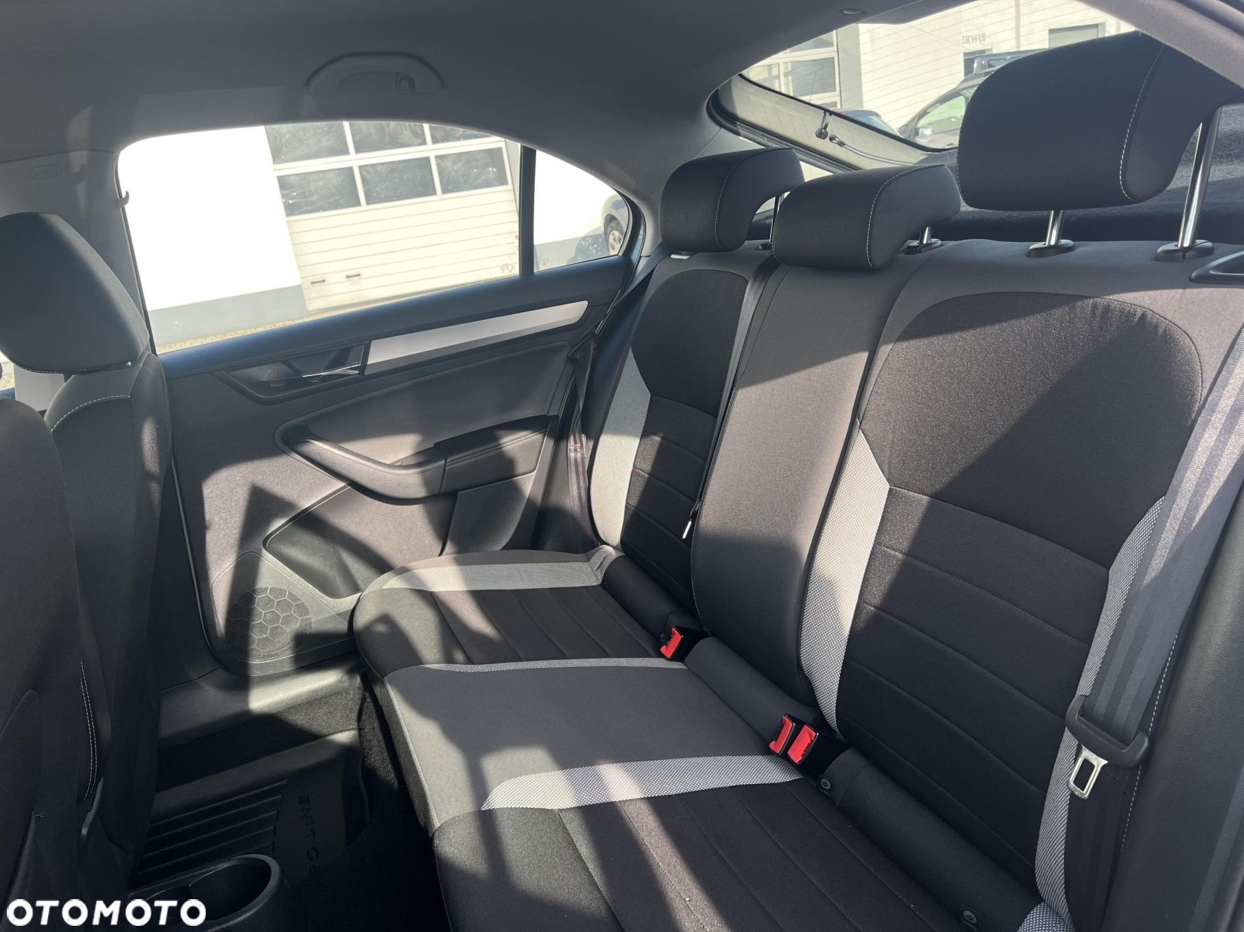 Skoda RAPID 1.0 TSI Style - 16