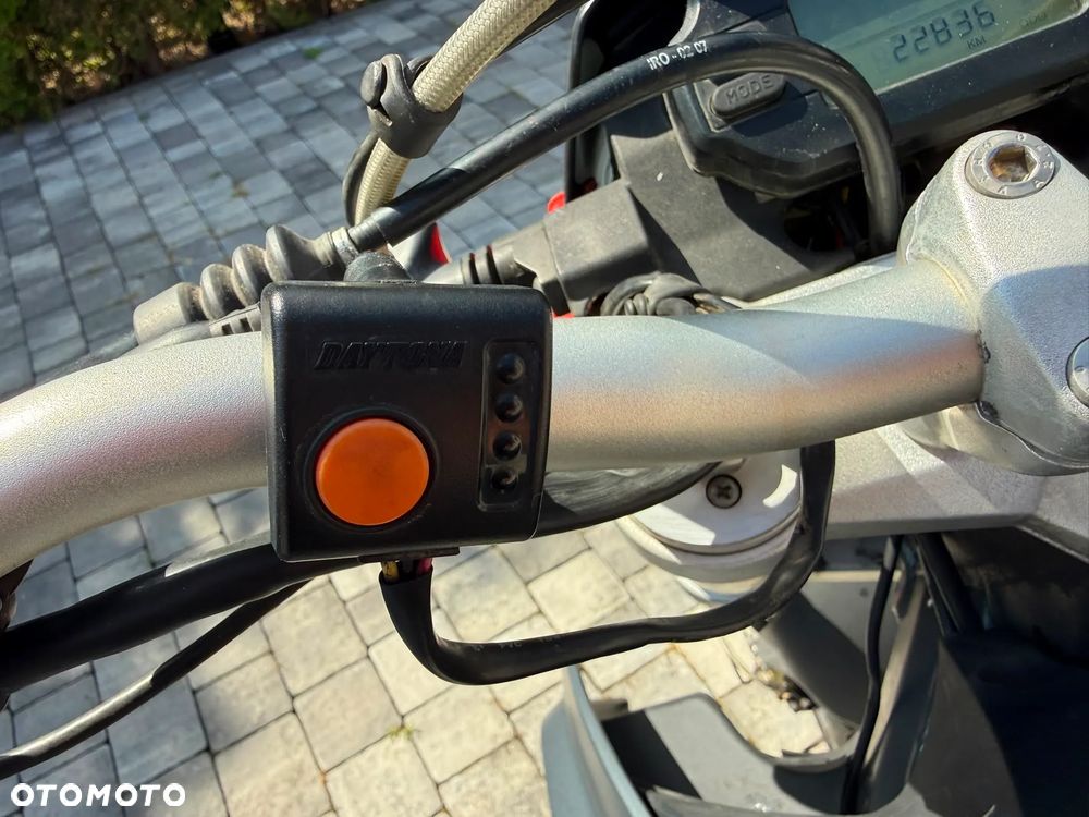 BMW G - 7