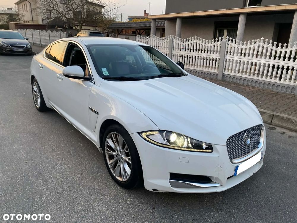 Jaguar XF 3.0 V6 D Luxury - 1
