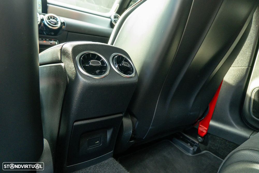 Mercedes-Benz A 35 AMG 4Matic Speedshift DCT 7G - 27