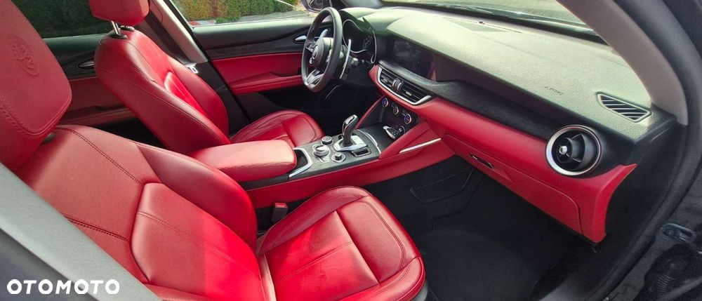 Alfa Romeo Stelvio - 17