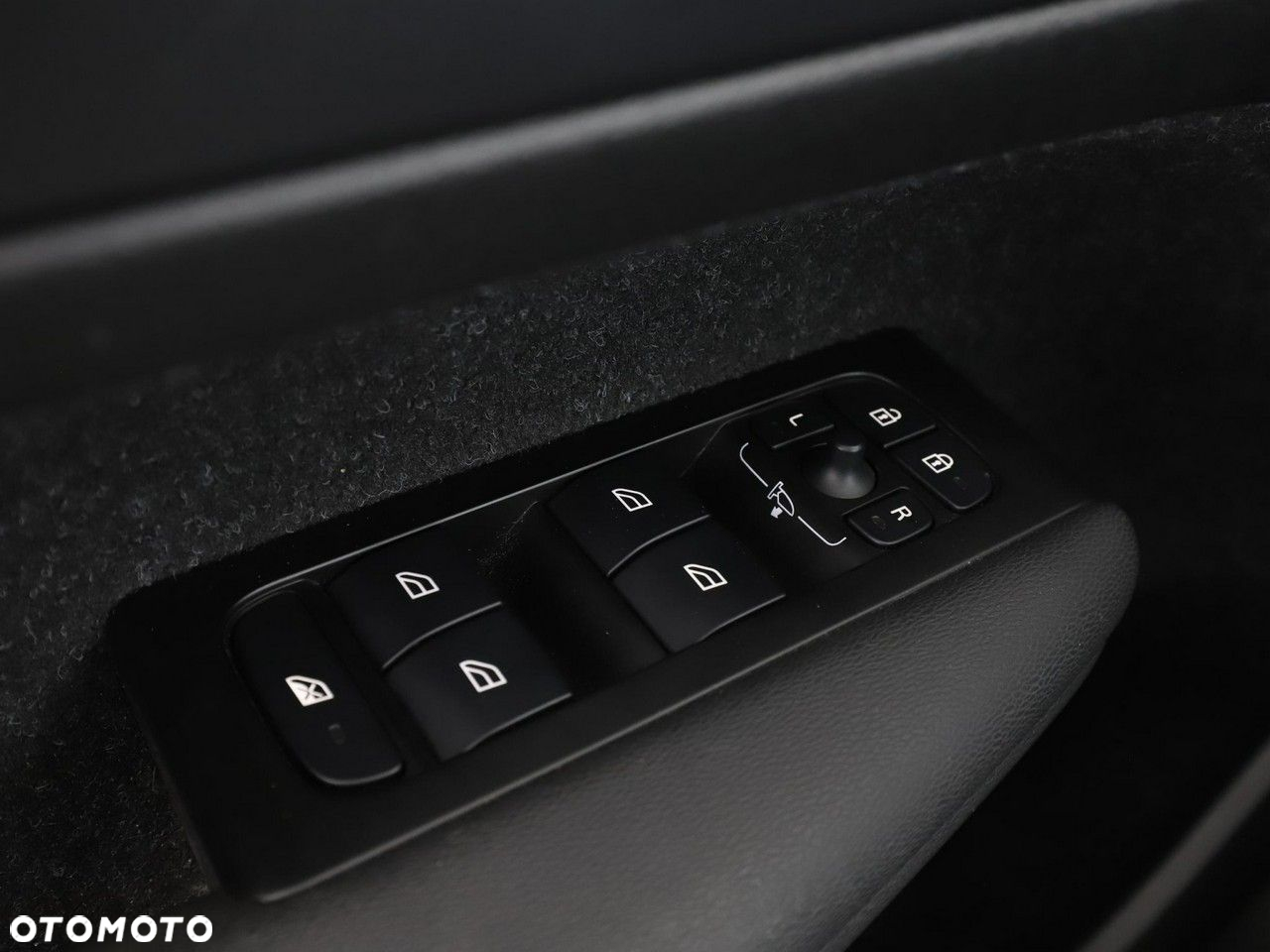 Volvo XC 40 T3 Momentum Pro - 33
