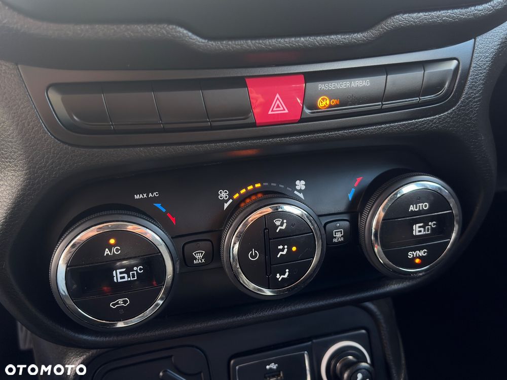 Jeep Renegade 1.6 E-torQ Longitude Adventure Edition - 28
