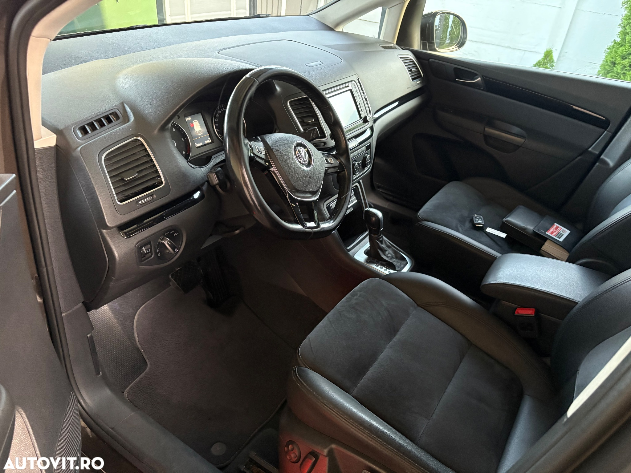 Volkswagen Sharan 2.0 TDI DSG BlueMotion Technology Highline - 4