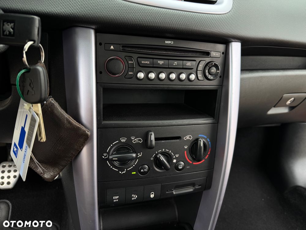 Peugeot 207 CC - 12