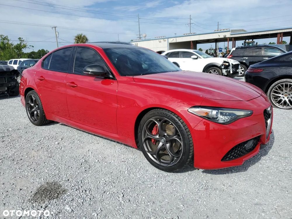 Alfa Romeo Giulia 2.0 Turbo 16V AT8-Q4 Ti - 1