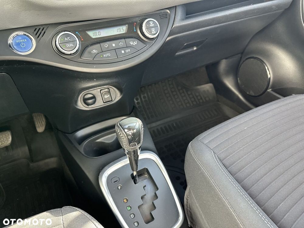 Toyota Yaris Hybrid 100 Premium EU6 - 20