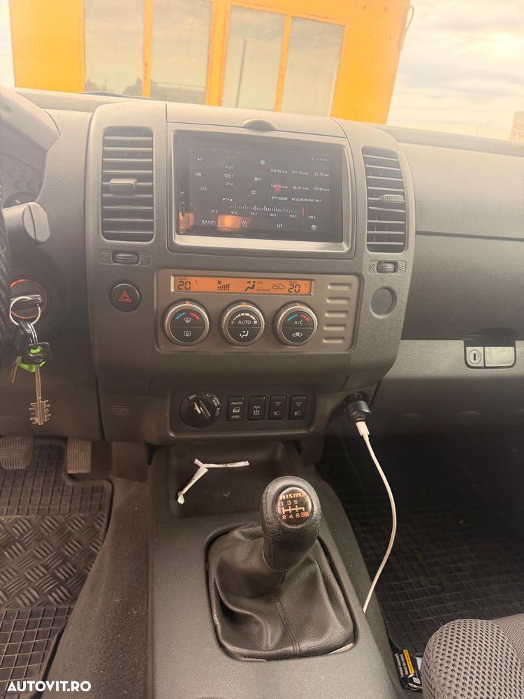 Nissan Navara 2.5 dCi Double Cab LE - 8