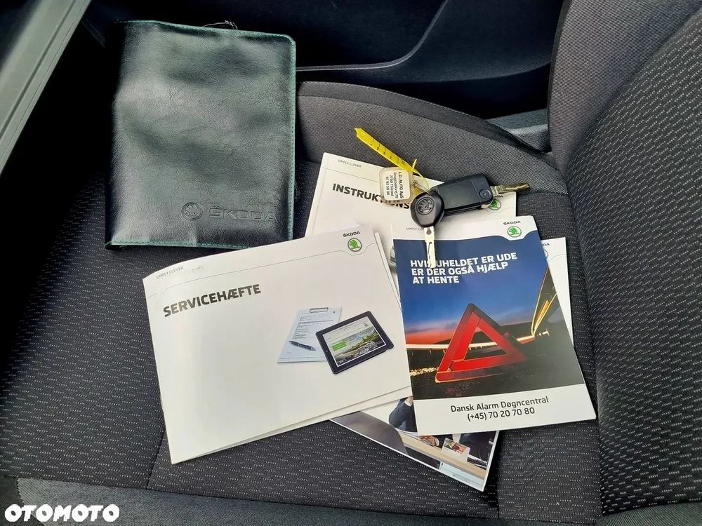 Skoda RAPID 1.2 TSI Ambition - 19